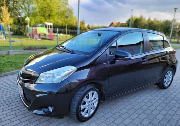 Toyota Yaris cena 30900 przebieg: 54100, rok produkcji 2014 z Radziejów małe 106